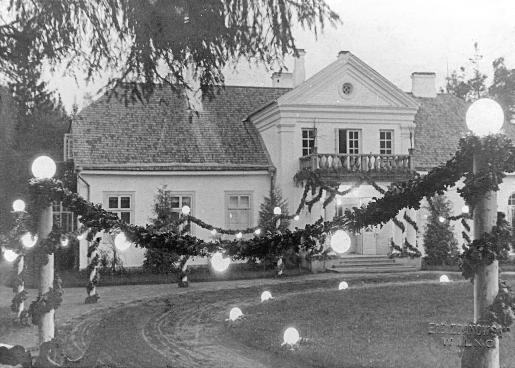 The “White Cottage,” the Stolle family residence, 1937